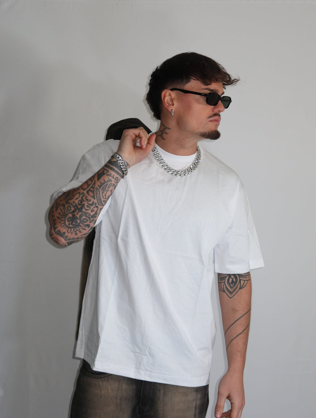 T-shirt total white