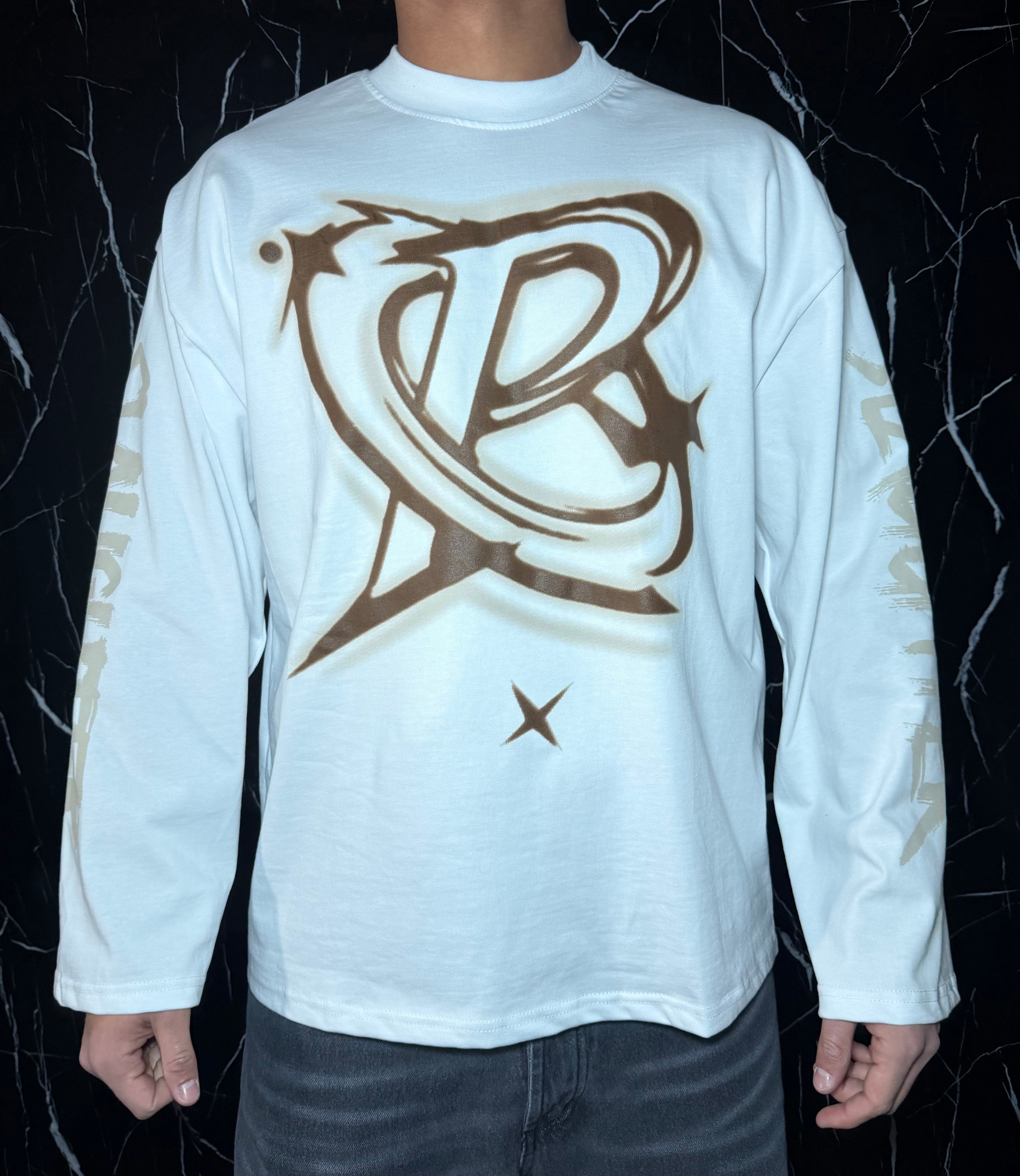 Long sleeve star