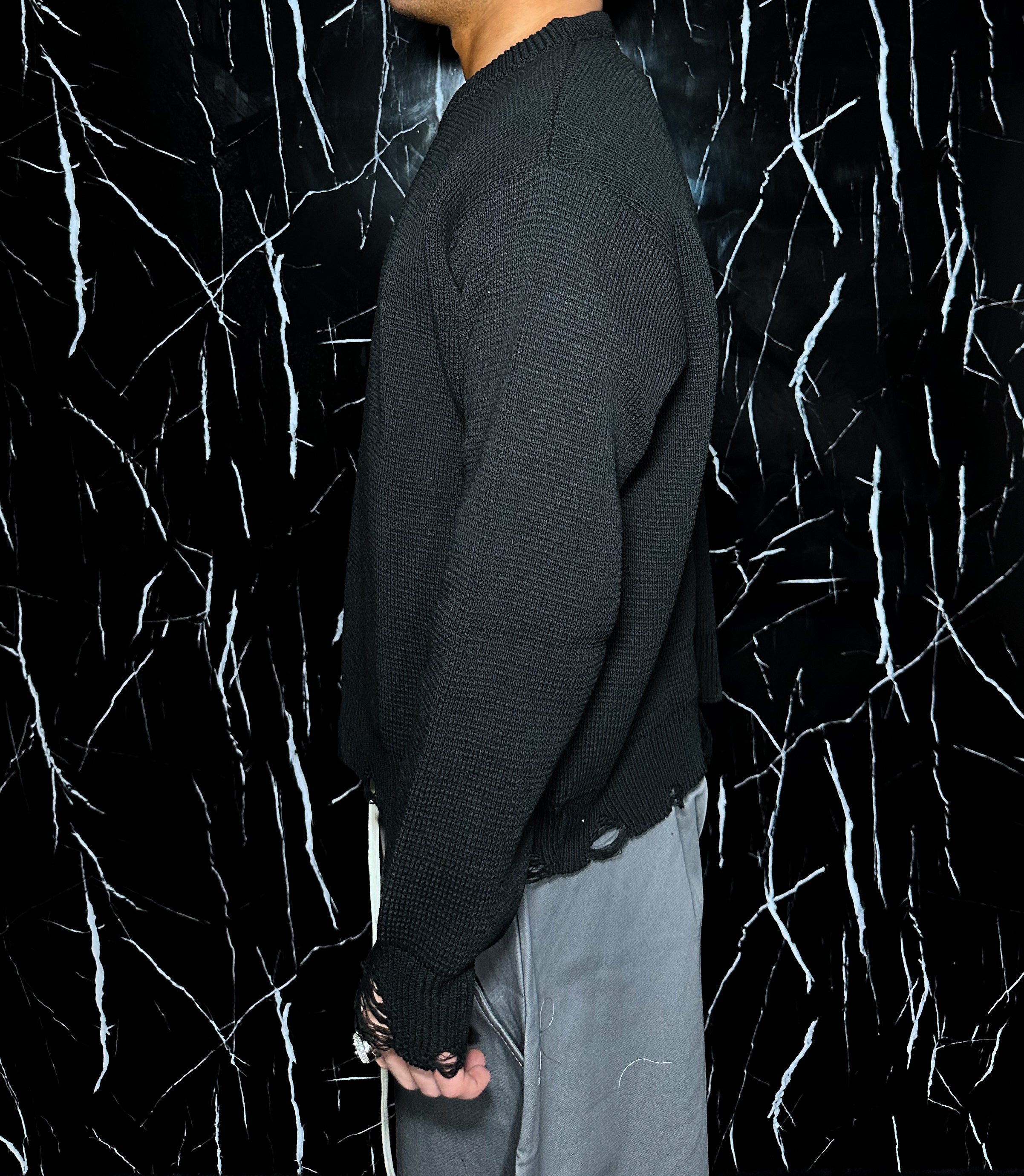 Maglione Nero Sfrangiato